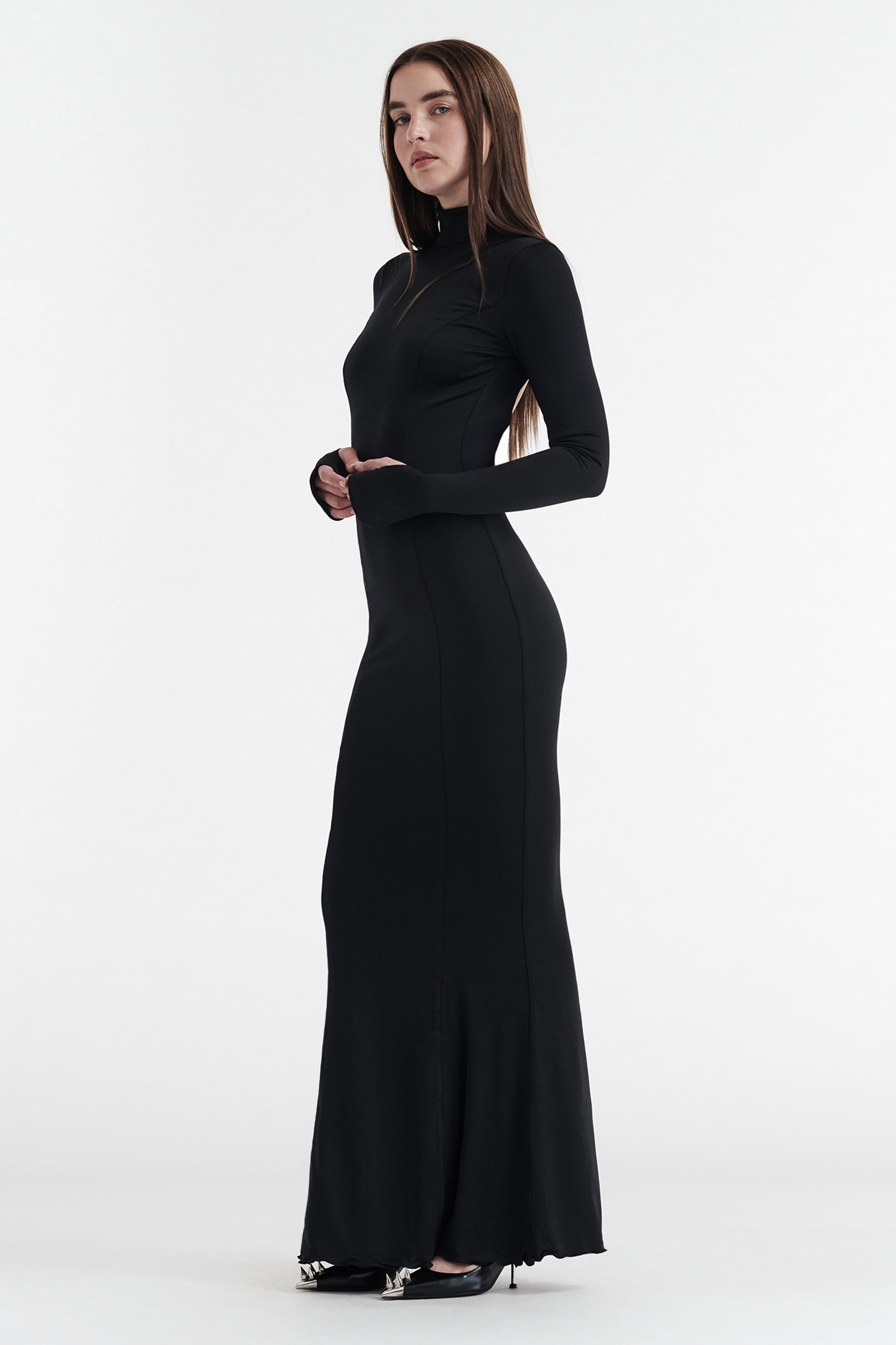 AUDREY-LONG-SLEEVE-MAXI-DRESS-BLACK-02