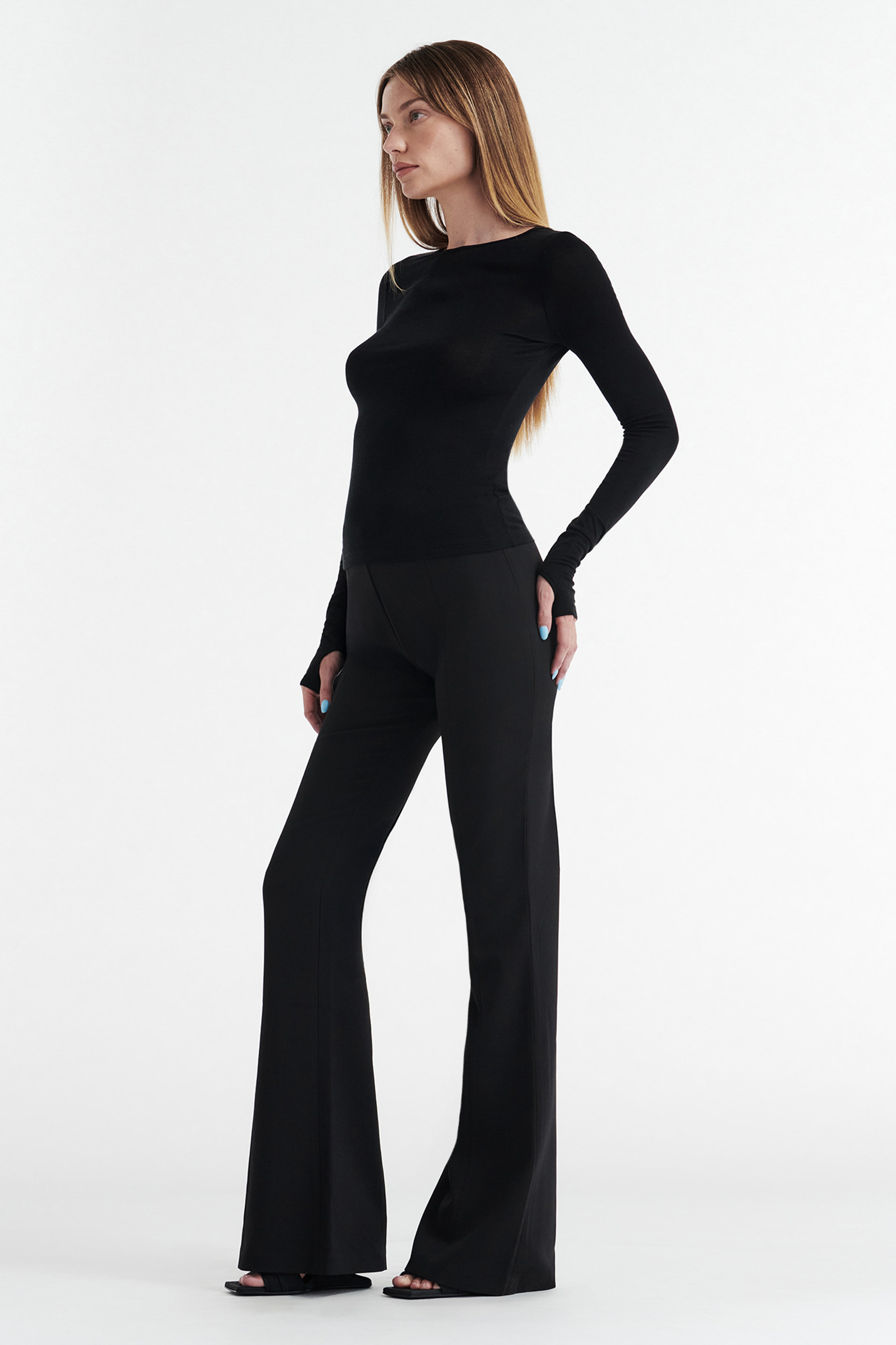 CDP16351-ANNA-LONG-SLEEVE-BASIC-KNIT-TOP-BLACK-01_ca43a40f-b9e7-46ed-b232-49a967e8ab6f