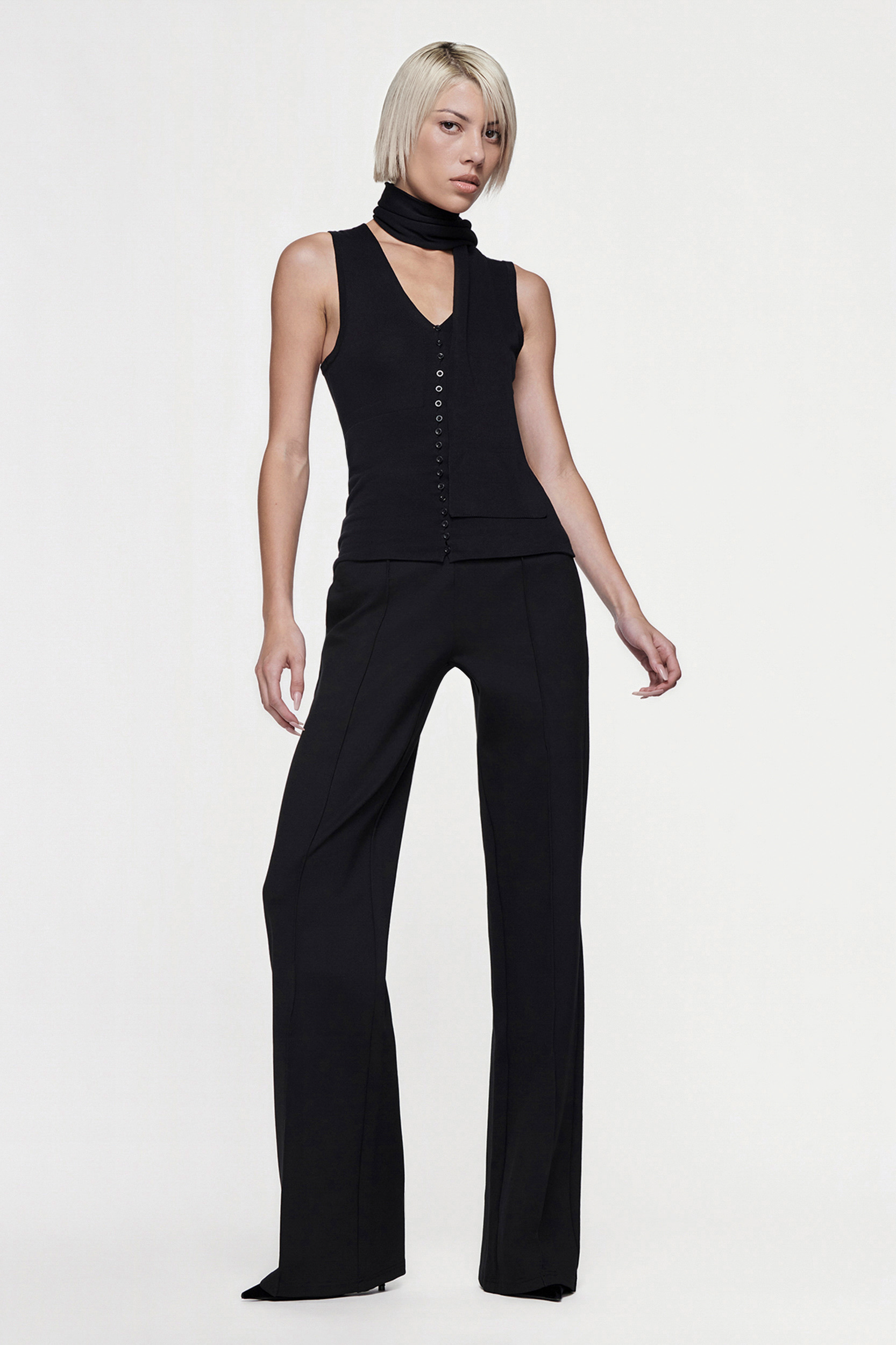 CDP16468-LILY-SLEEVELESS-KNIT-BUTTON-UP-TOP-BLACK-01