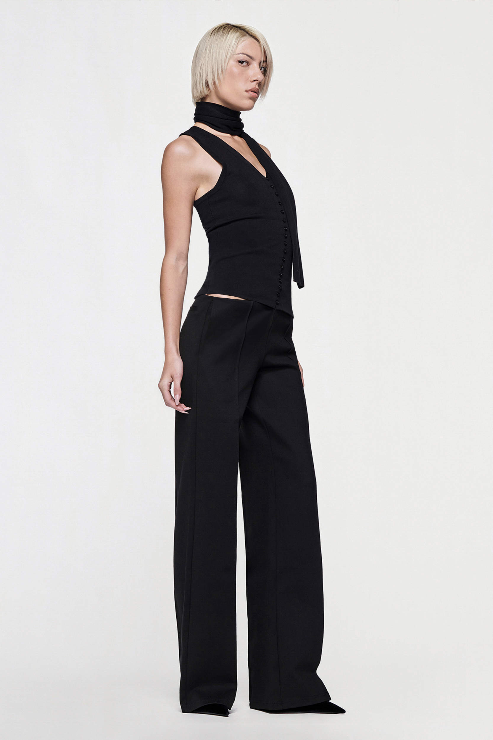 CDP16468-LILY-SLEEVELESS-KNIT-BUTTON-UP-TOP-BLACK-02