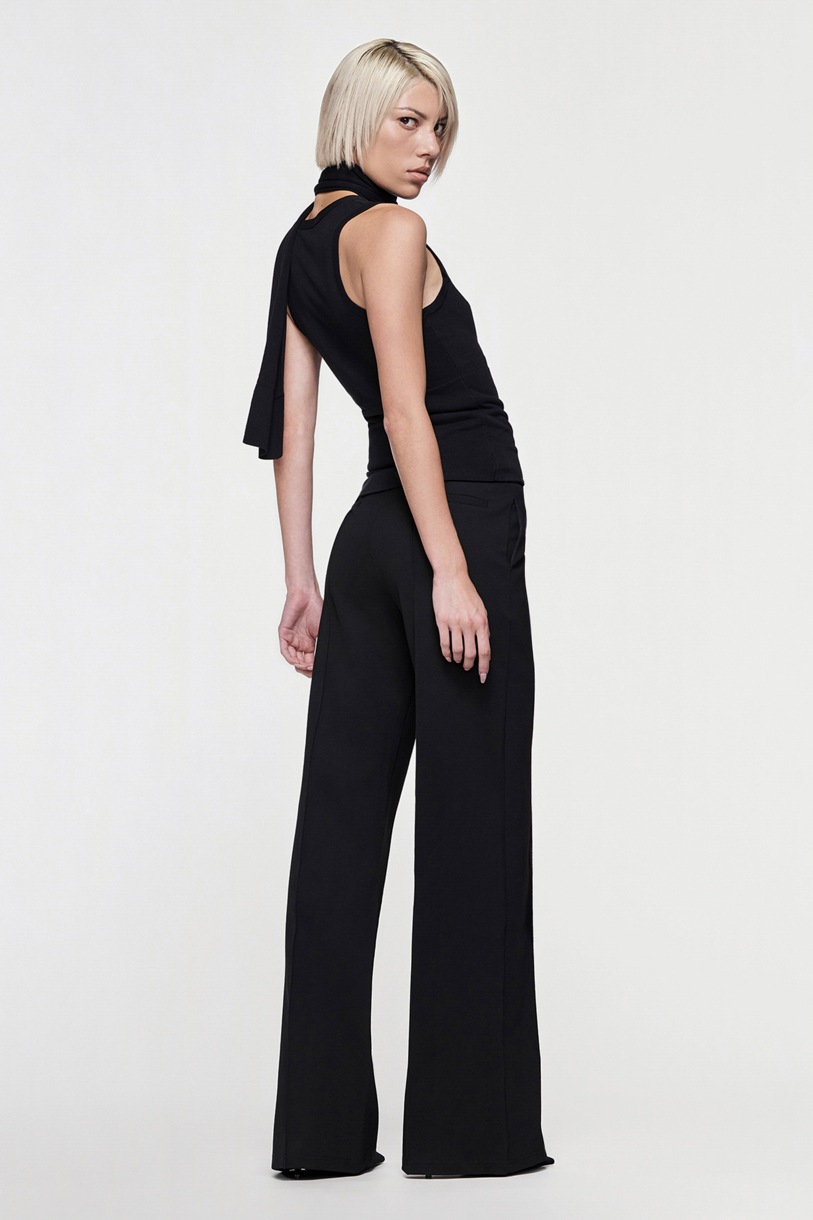 CDP16468-LILY-SLEEVELESS-KNIT-BUTTON-UP-TOP-BLACK-06