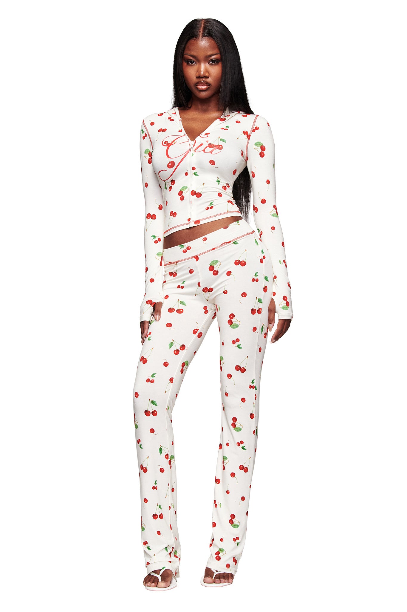 GIA12253-BLARE-TRACKPANT-CHERRY-04_6ab3edea-3d5f-4166-8621-85abd0b0a0a8
