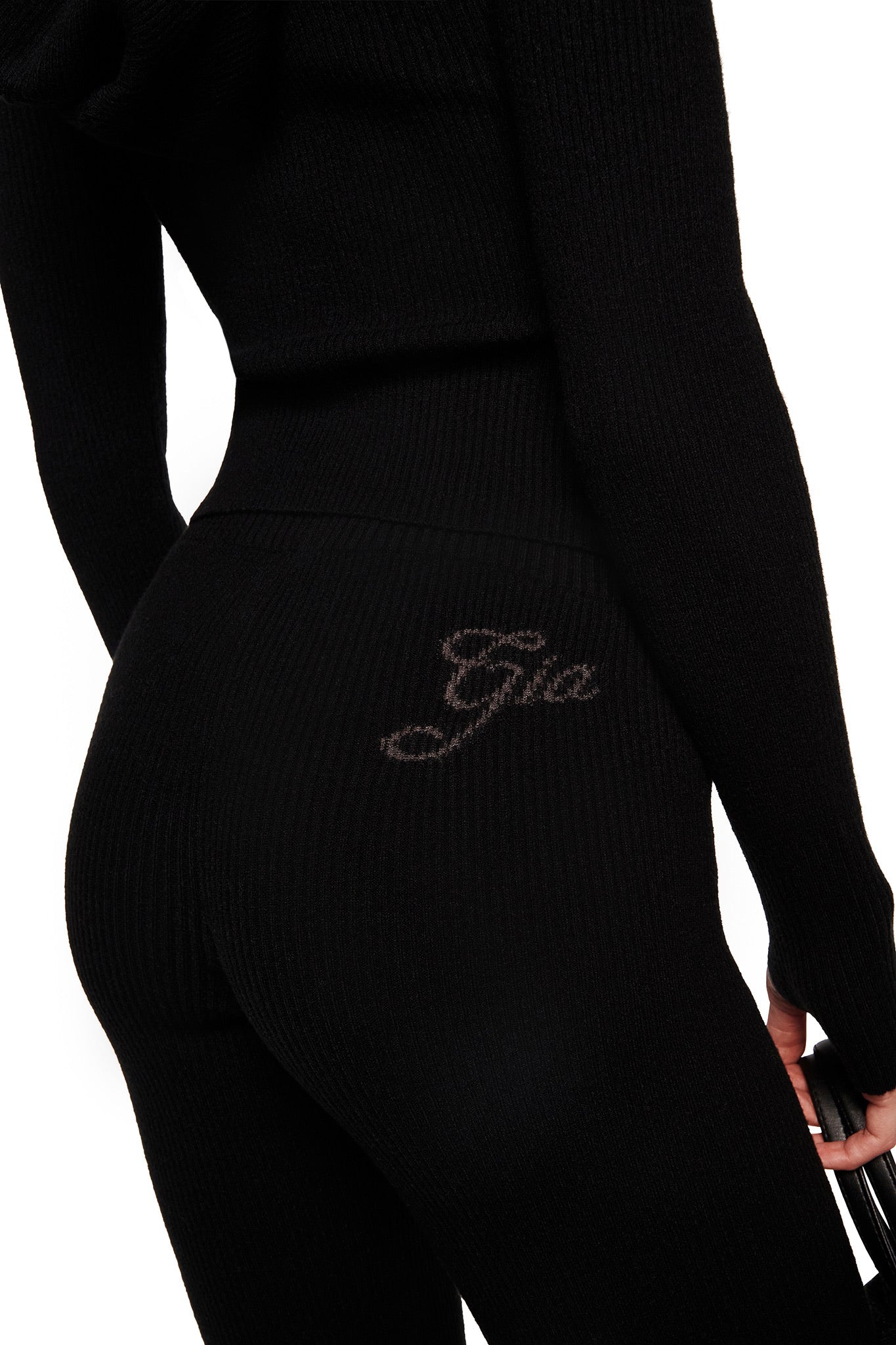 GIA18156-WINTER-BLARE-TRACKPANT-BLACK-01