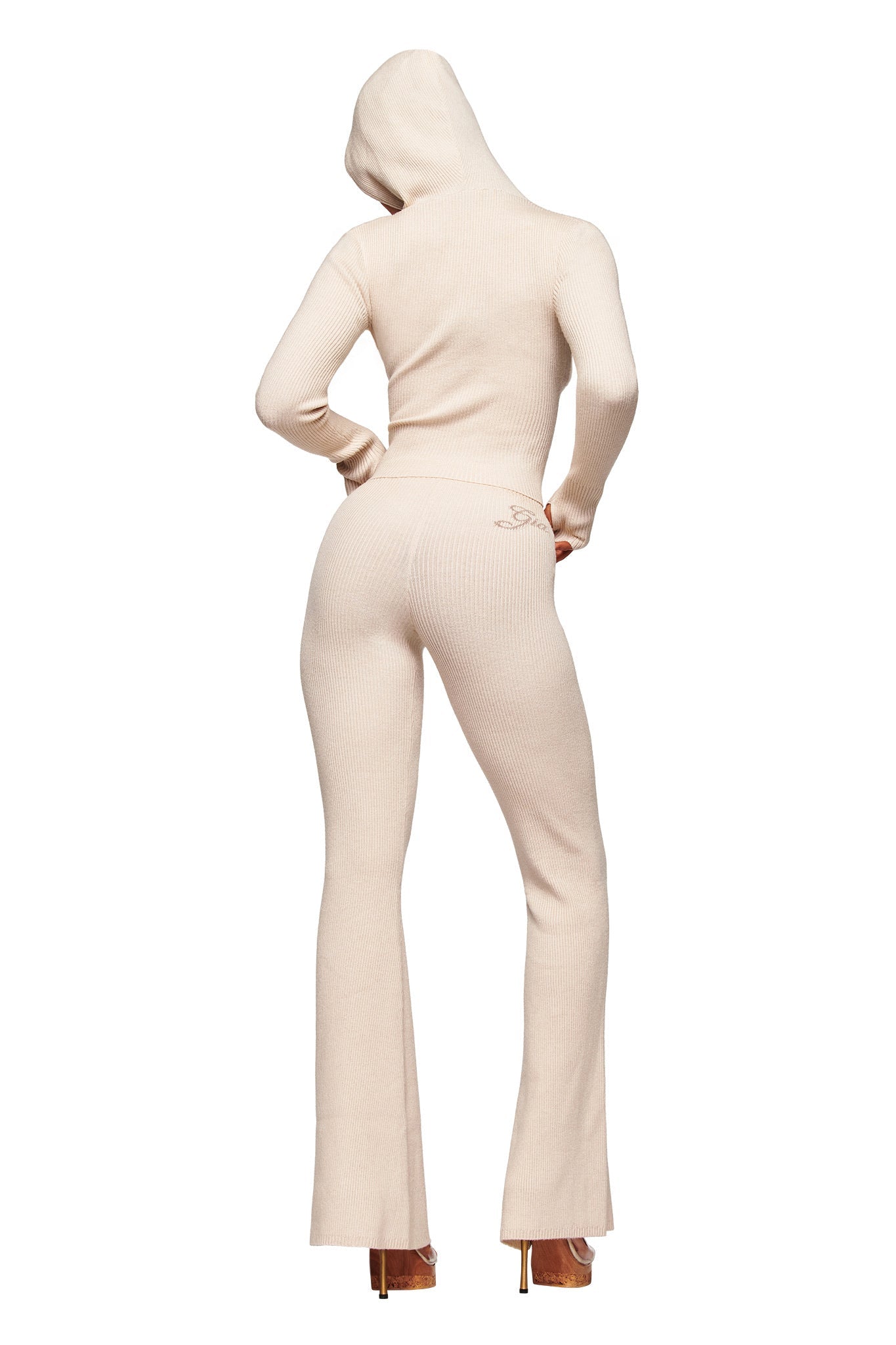 GIA18156-WINTER-BLARE-TRACKSUIT-CREAM-04_af912c14-166e-4c0d-89ac-396cbab488cd