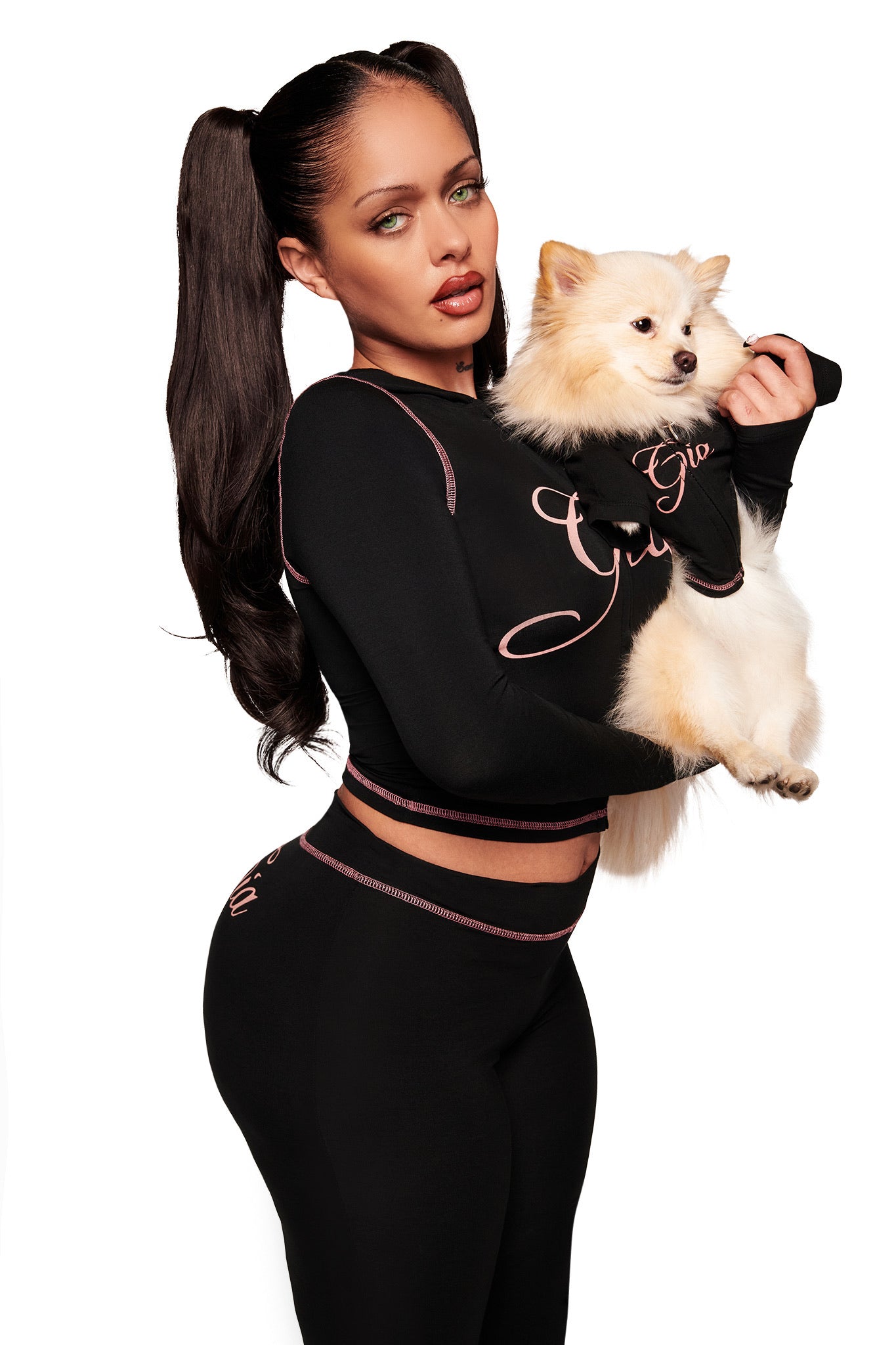 GIA18497-BLARE-BEST-FRIEND-HOODIE-BLACK-02_b2525eaa-6e2d-4d33-86db-4ddb5b2aaf11