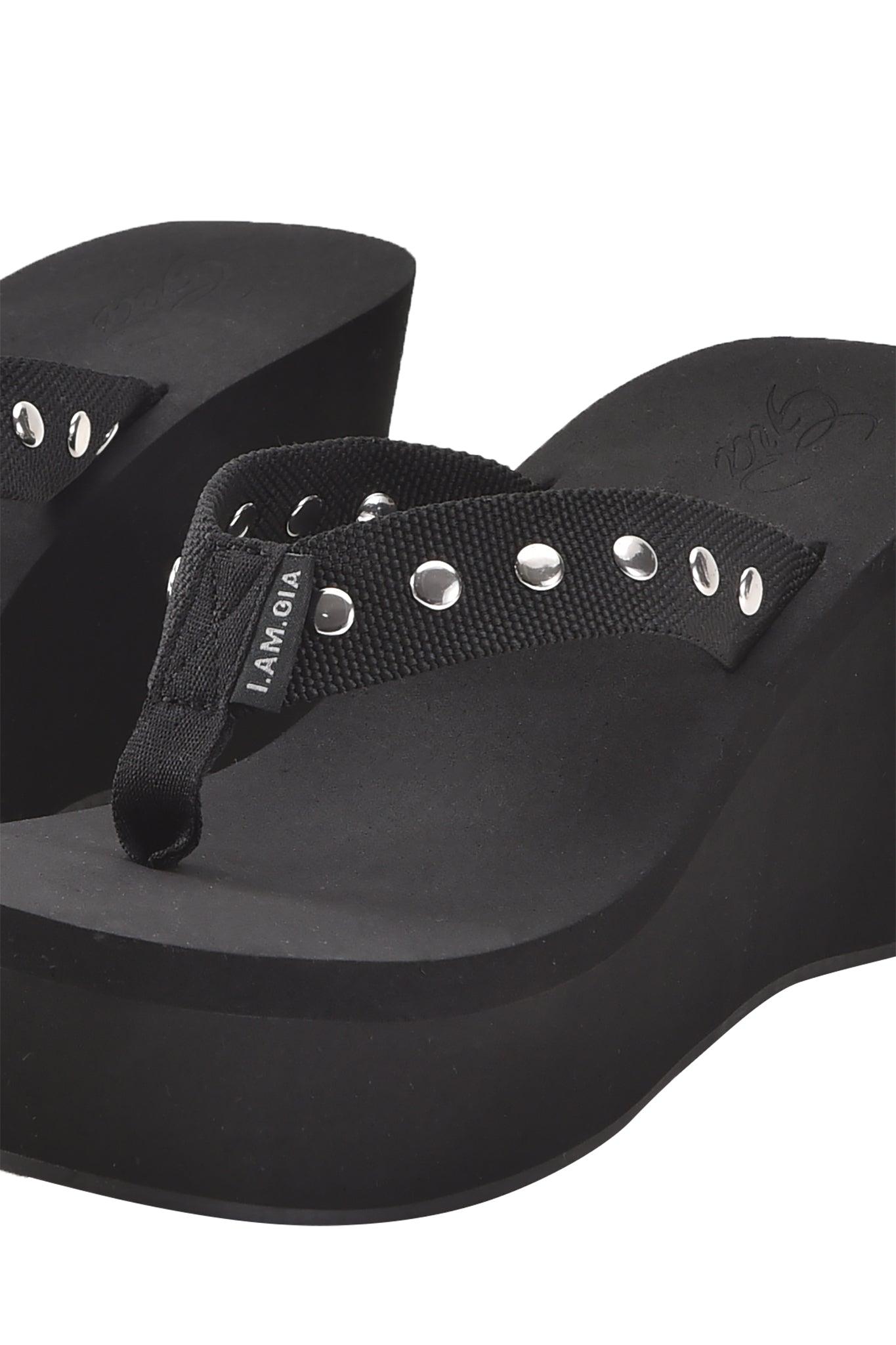 GIACC18611-BLACK-SHELBYSTUDDEDFLIPFLOP2-DETAILAPPROVED