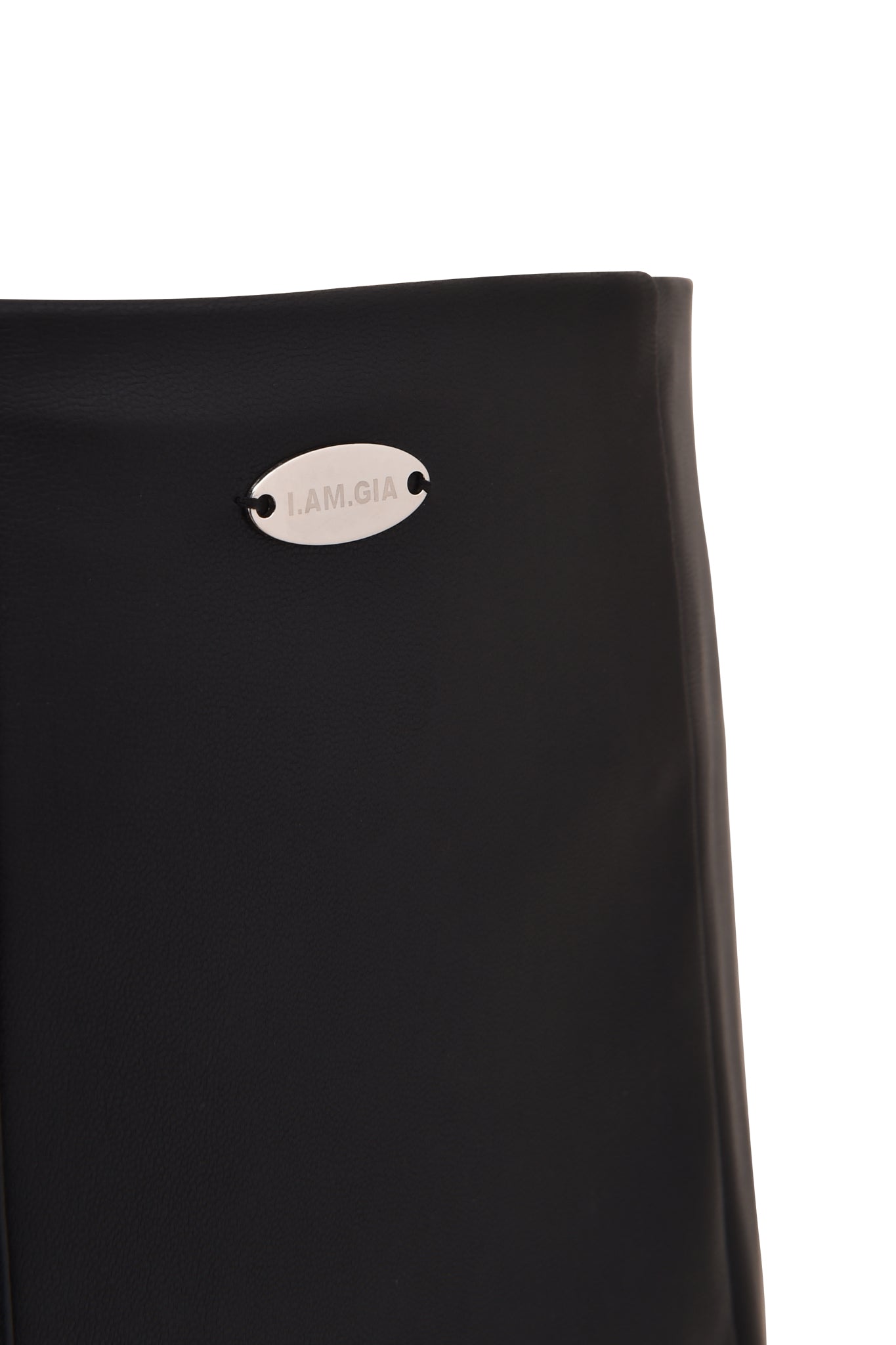 GIAXR18101-BLACK-TEMPEST_SHORT-DETAIL_APPROVED